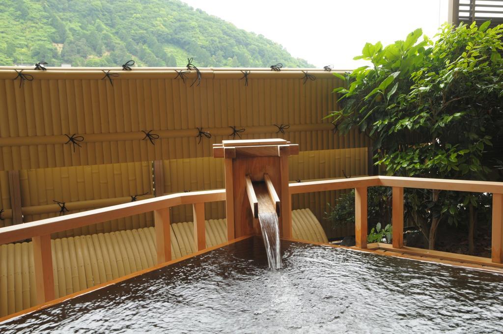 Yugawara Onsen Kawasegien Isuzu Hotel Atami  Extérieur photo