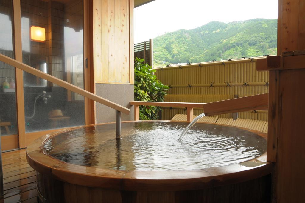 Yugawara Onsen Kawasegien Isuzu Hotel Atami  Extérieur photo