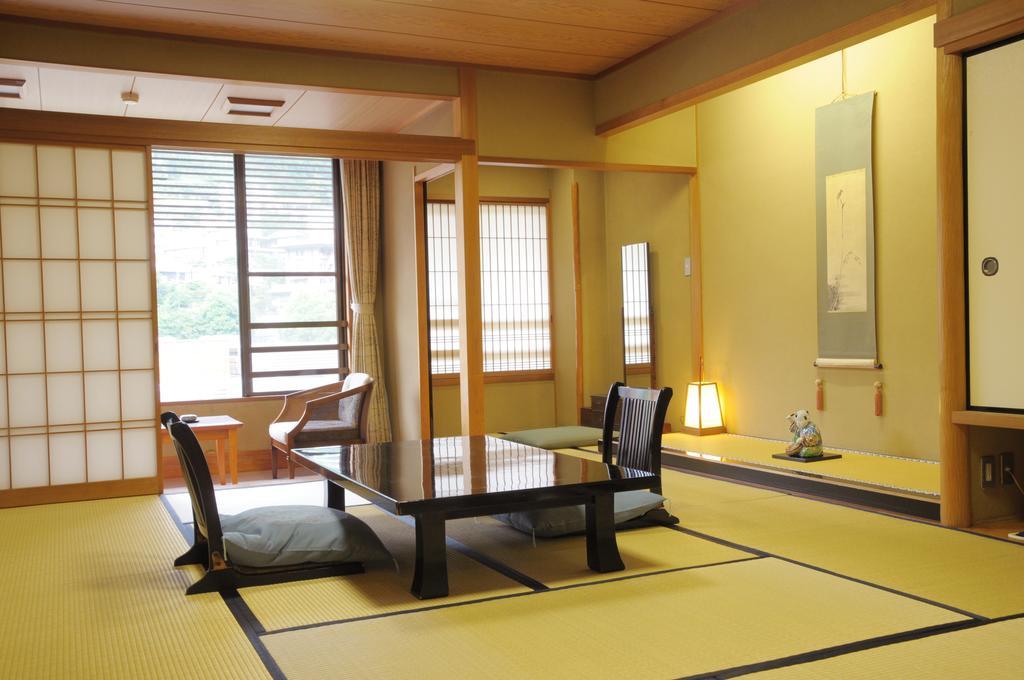 Yugawara Onsen Kawasegien Isuzu Hotel Atami  Extérieur photo