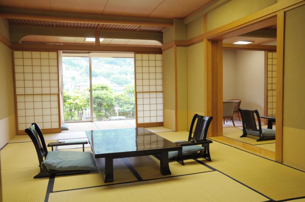 Yugawara Onsen Kawasegien Isuzu Hotel Atami  Extérieur photo